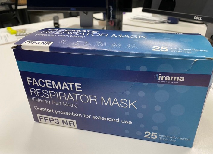 Pharmacies in Ireland are selling masks for crazy money 😭😭 25 masks for