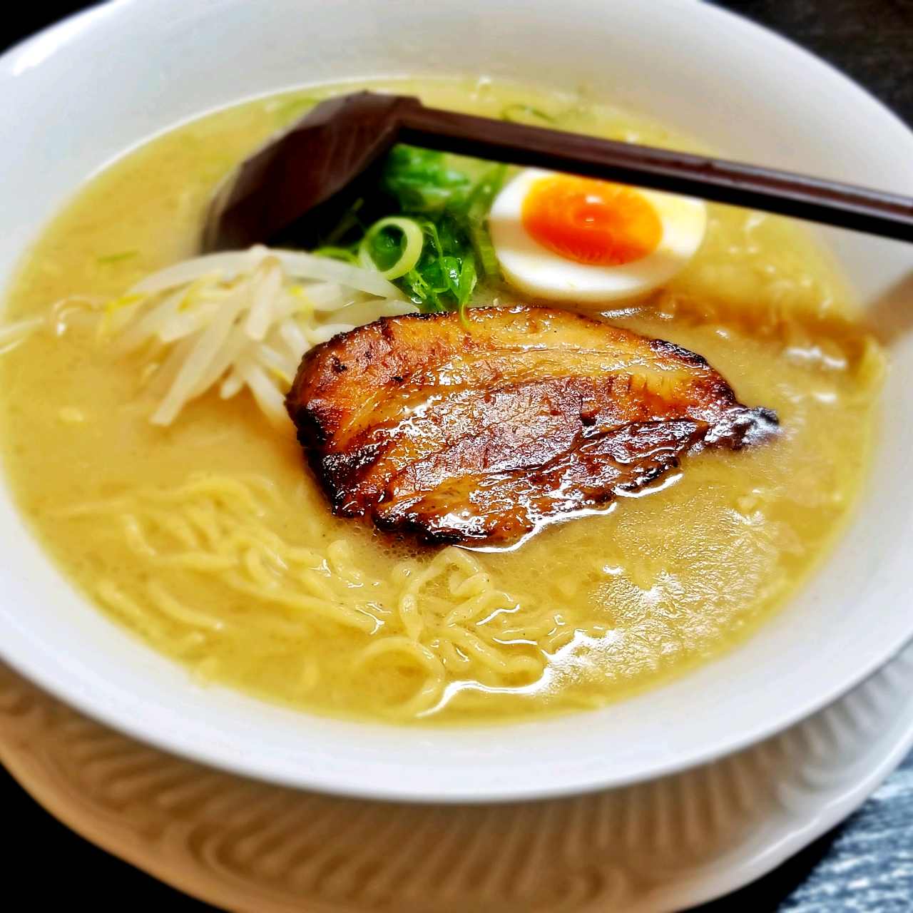 japanese-ramen-the-essential-late-night-food-that-will-keep-you-warm