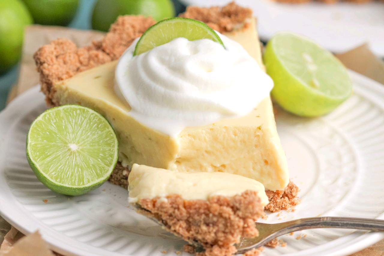Key Lime Pie 🤤💚 Originated in the Florida Keys in the 1800s and has